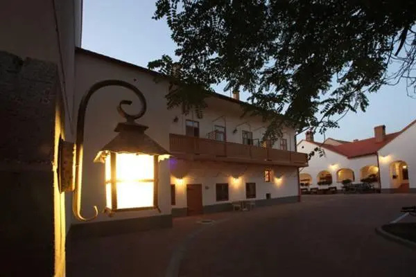 Régi Posta Hotel és Étterem