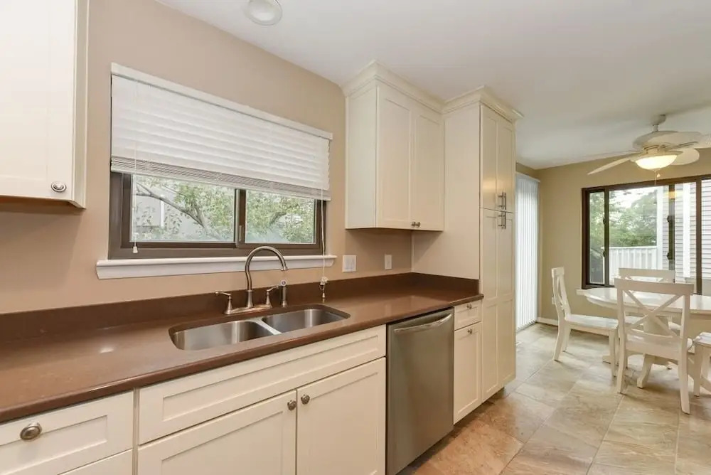 Beach Hideaway 3 Bedrooms 2.5 Bathrooms Condo