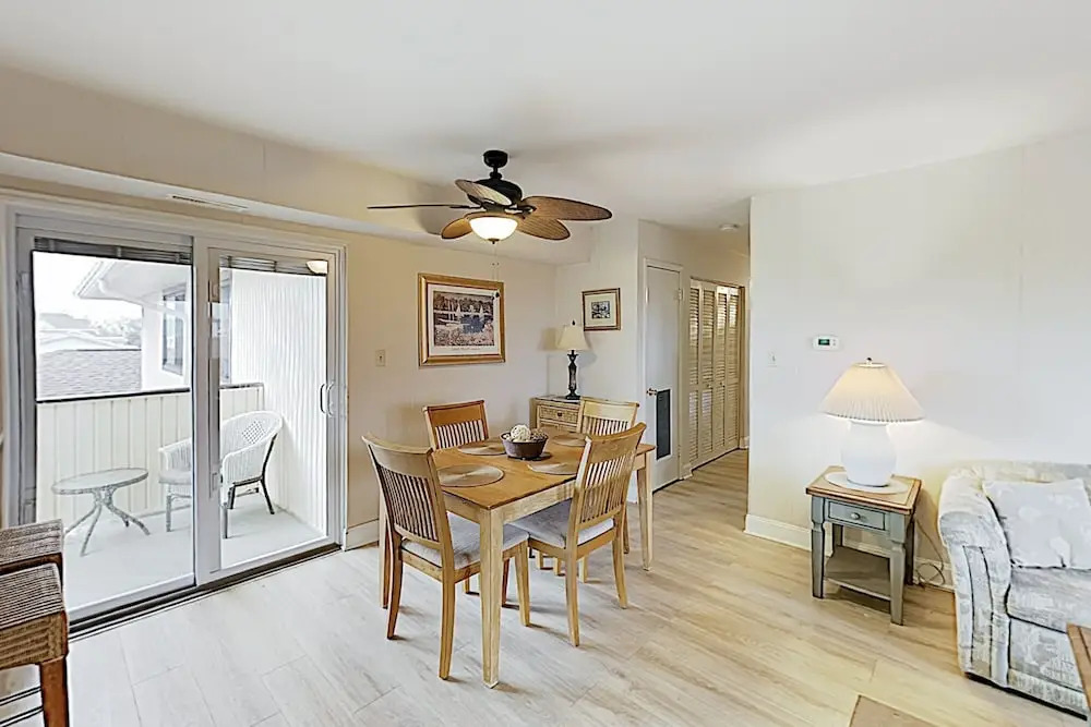 New Listing! Cozy Canal-side , Walk To Beach 2 Bedroom Condo