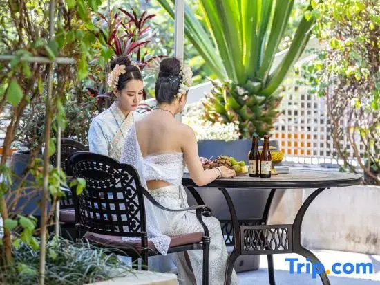 T12 Fuju Leisure Resort Hotel (Xingguang Night Market Branch, Jinghong Gaozhuang, Xishuangbanna)