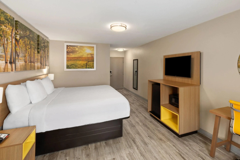 Days Inn by Wyndham Lincoln