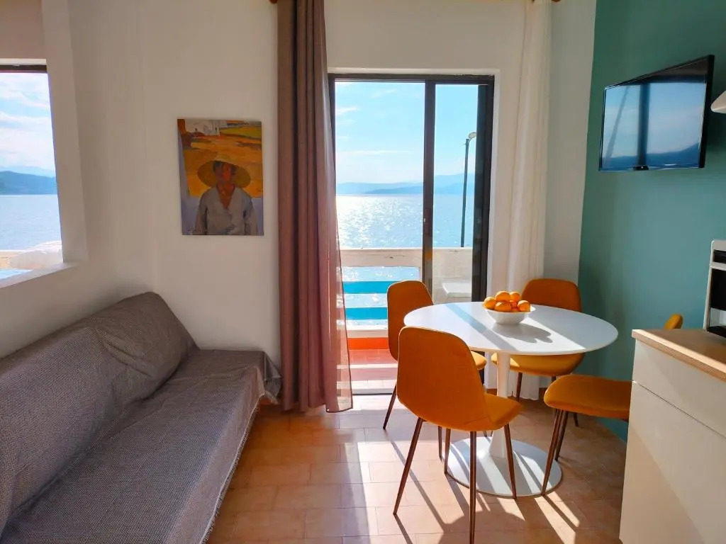 Papas Rooms on the Seafront