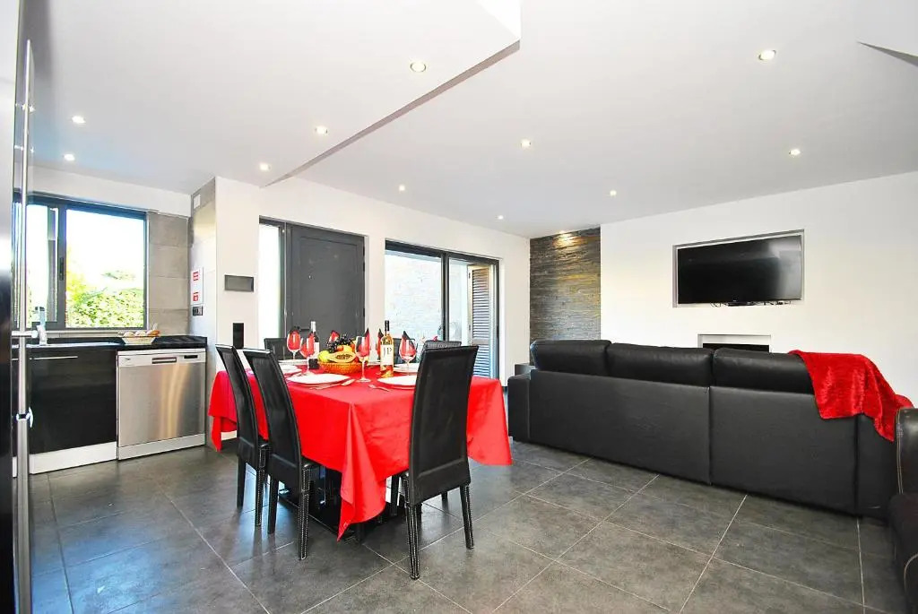 Villa Waikiki - Moradia familiar com BBQ e piscina aquecível