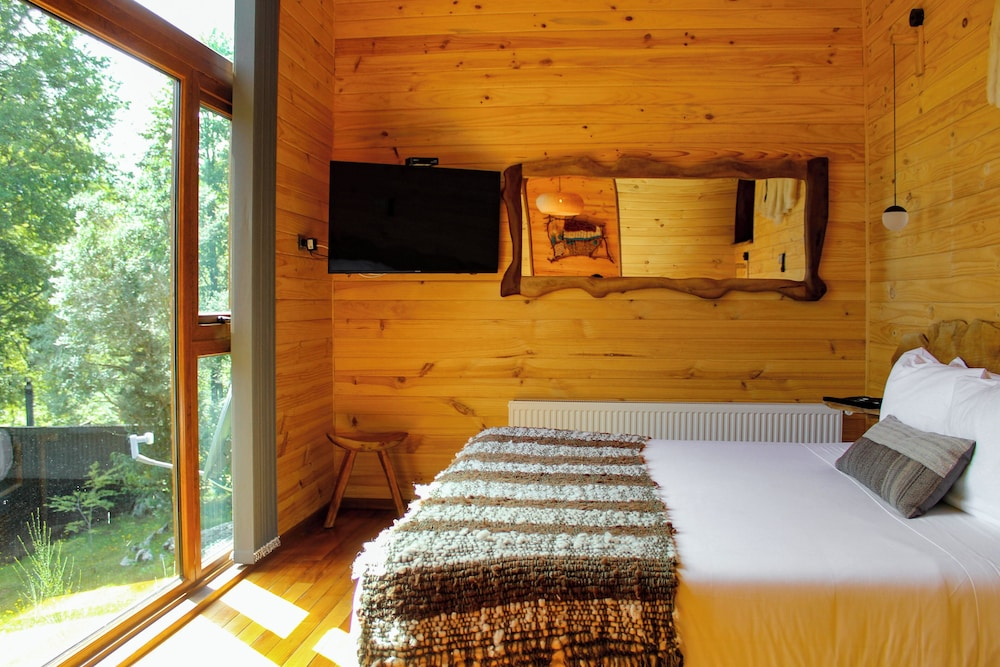Ni-Newen Hotel & Lodge