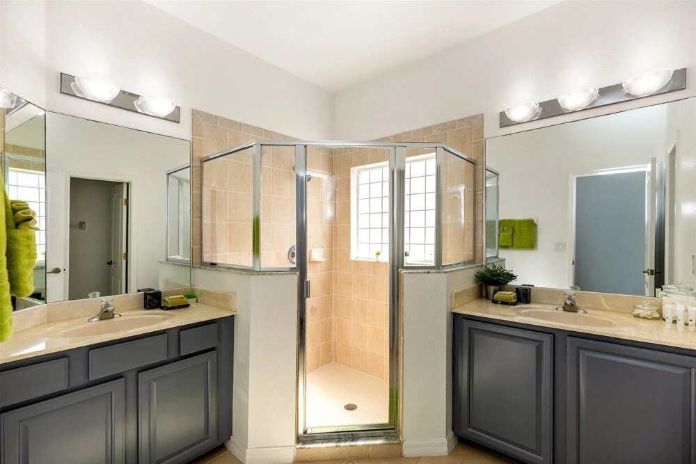 Fabulous 4 bed Home With Private South Facing Pool and spa With Modern Decor - 418