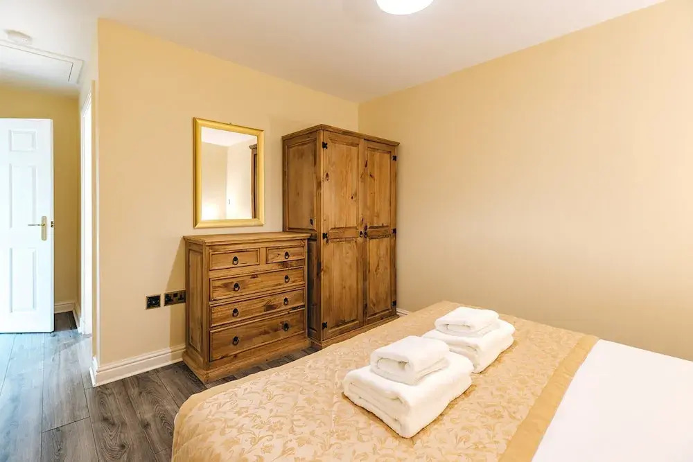 Countryside Cottage in Dorrington, No Deposit