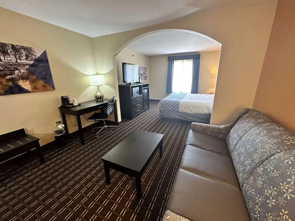 Best Western Plus Bass Hotel & Suites