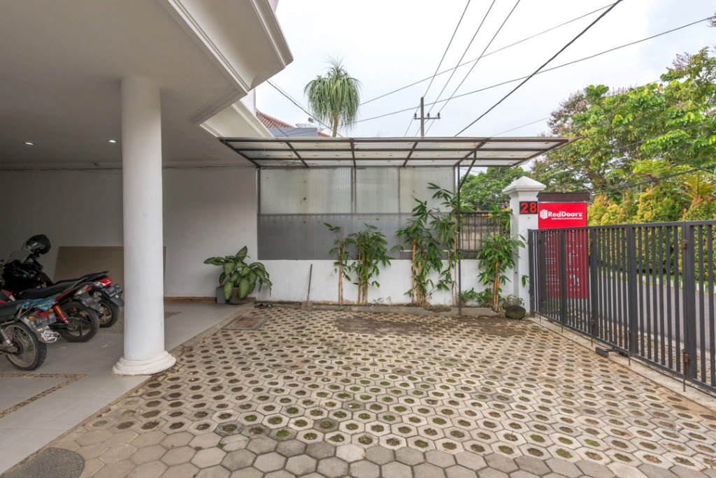 Urbanview Hotel Griya Surya Malang by RedDoorz
