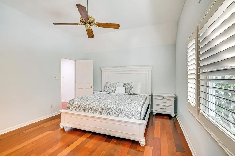Steps to Sand: Walkable Condo in Myrtle Beach!
