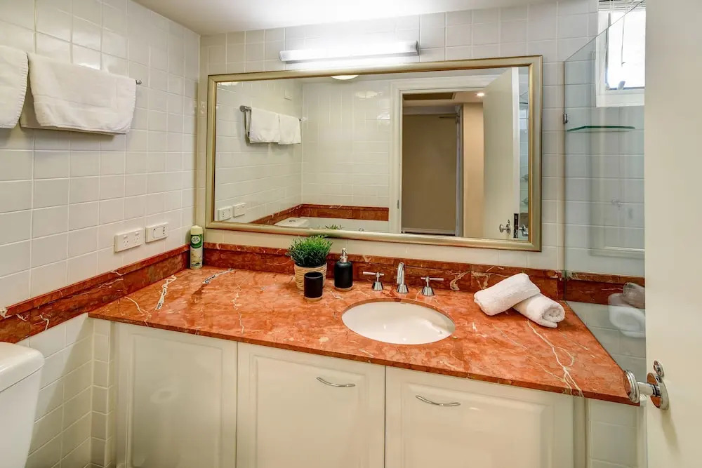 CBD Luxury Oasis, Botanical Gardens & River Views