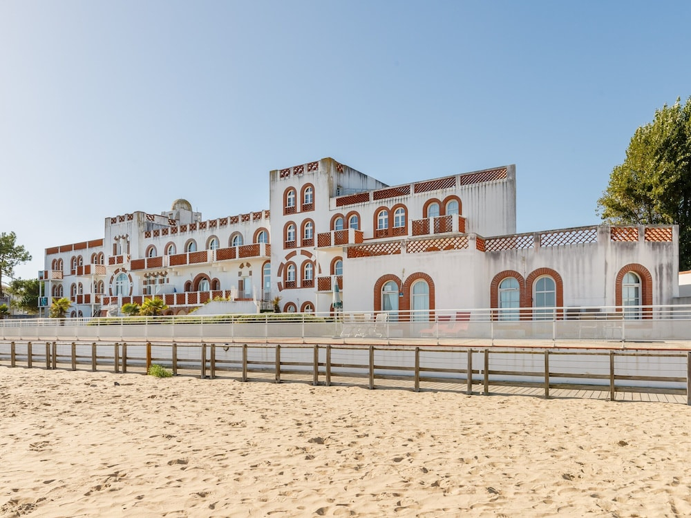 Stay Steps From the Atlantic Sands