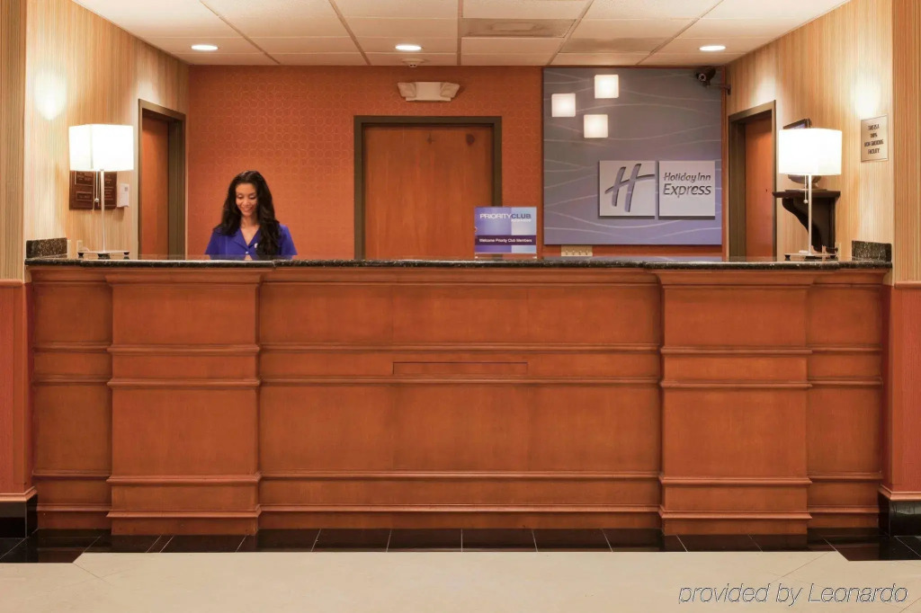 Holiday Inn Express & Suites Pembroke Pines-Sheridan St by IHG