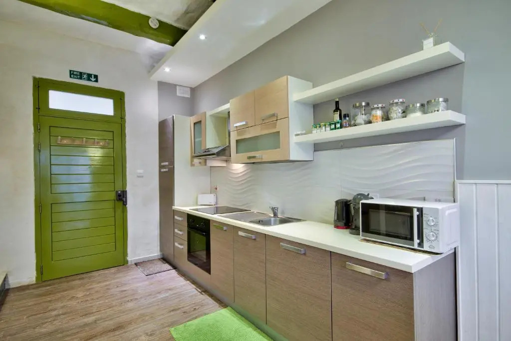 Balluta Bay Beach house with Seaviews