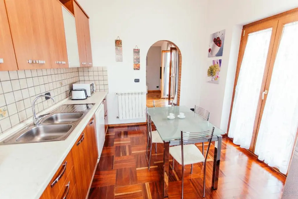 Domus Leonardo-Private Free Parking