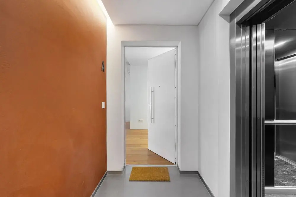 Urban Retreat W/Parking, Elevator & Ac By Benfica Stadium