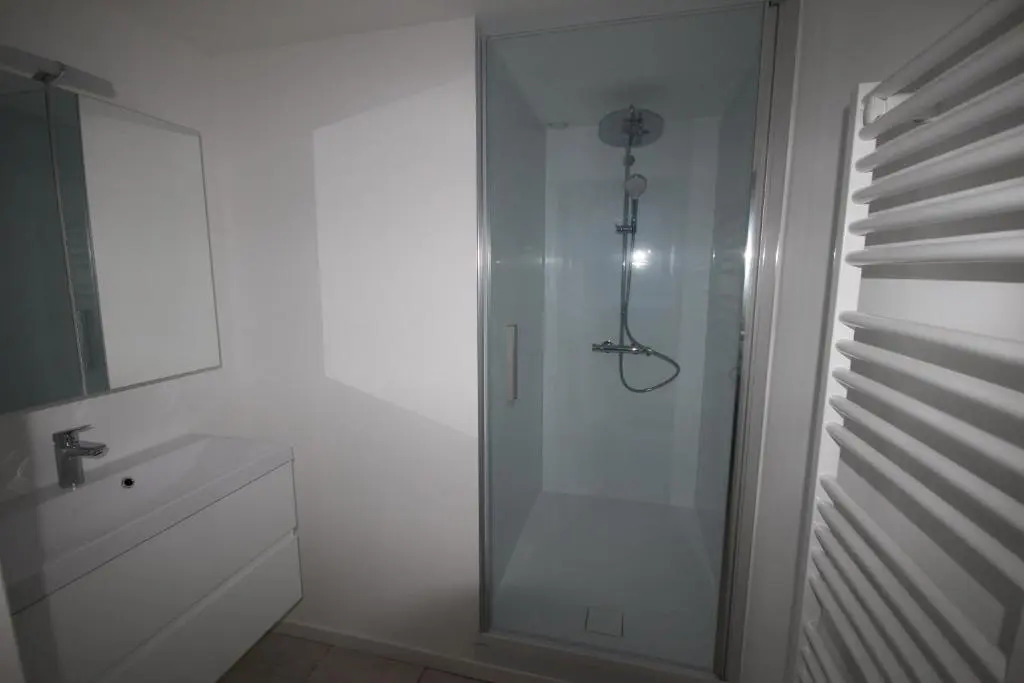 Belle villa spacieuse avec piscine privée, semi climatisée- 10 couchages, wifi, proche canal du midi et à 4 km de la mer LXPIN7