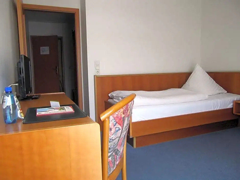 atrium Hotel