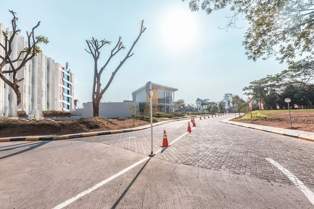 OYO Flagship 1170 The Habitat Karawaci