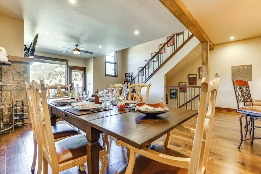 Ski Shuttle & Community Perks: Keystone Townhome
