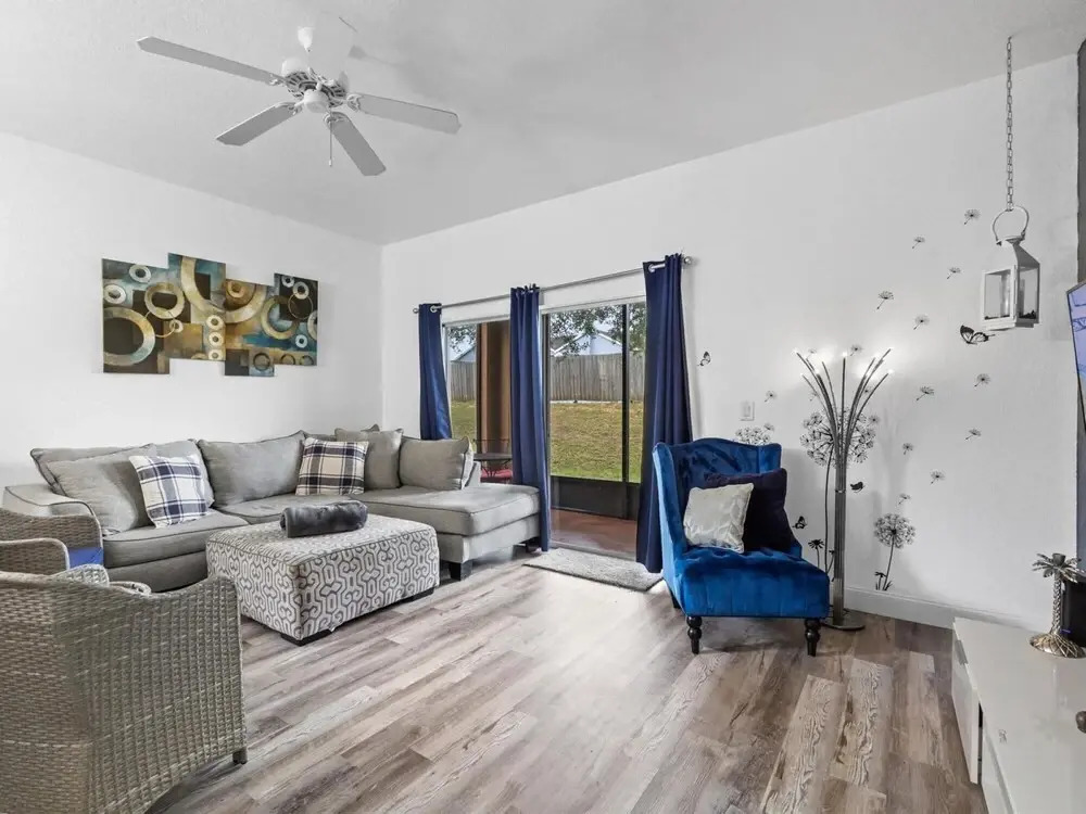 Brand New Newly Updated Townhome Close to Disney Sleeps 12