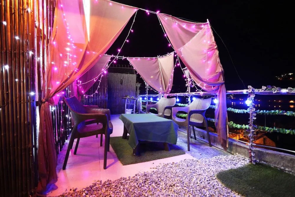 OYO 8077 Hotel Madhuban