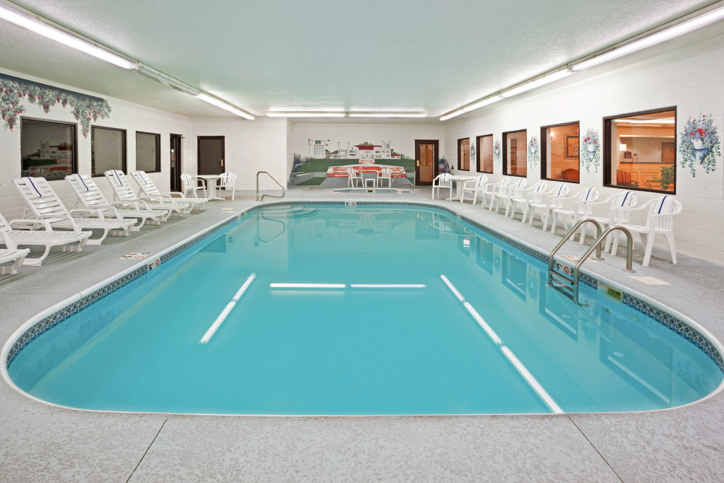 Holiday Inn Express & Suites Alliance by IHG