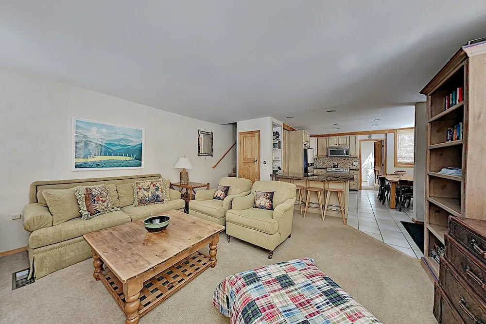 Snowmass Village Condo w/ Hot Tubs by RedAwning