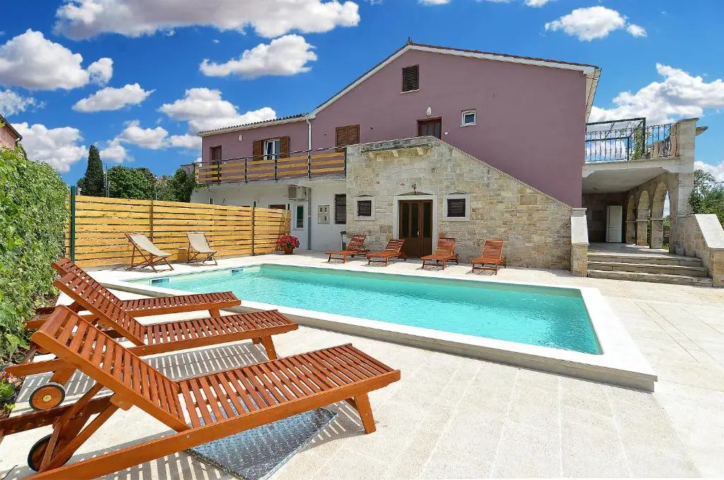 Holiday home Valter 2136