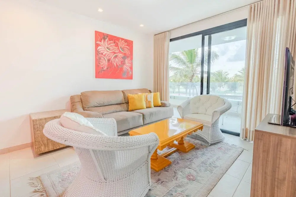 PF14 Great 2 Bedroom Apartment