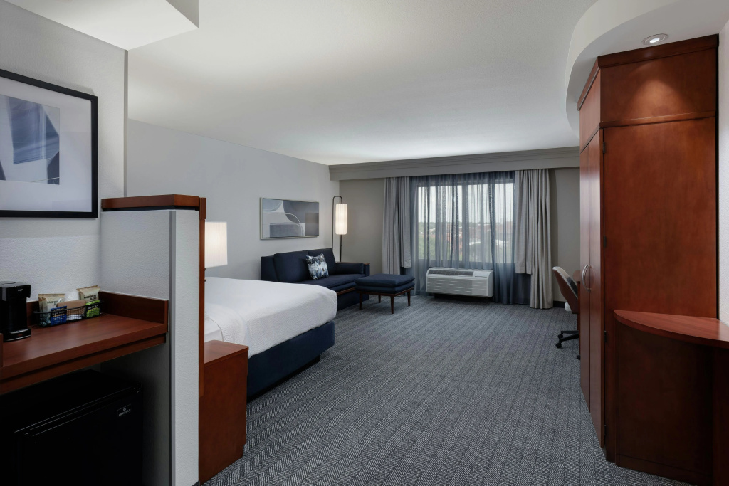 Courtyard by Marriott Wichita at Old Town