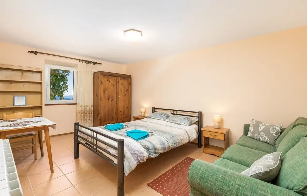 Stunning Home in Moscenice With Wifi and 2 Bedrooms