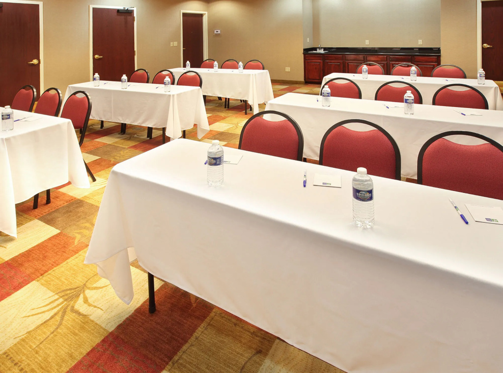 Holiday Inn Express Hotel and Suites Shreveport South Park Plaza by IHG