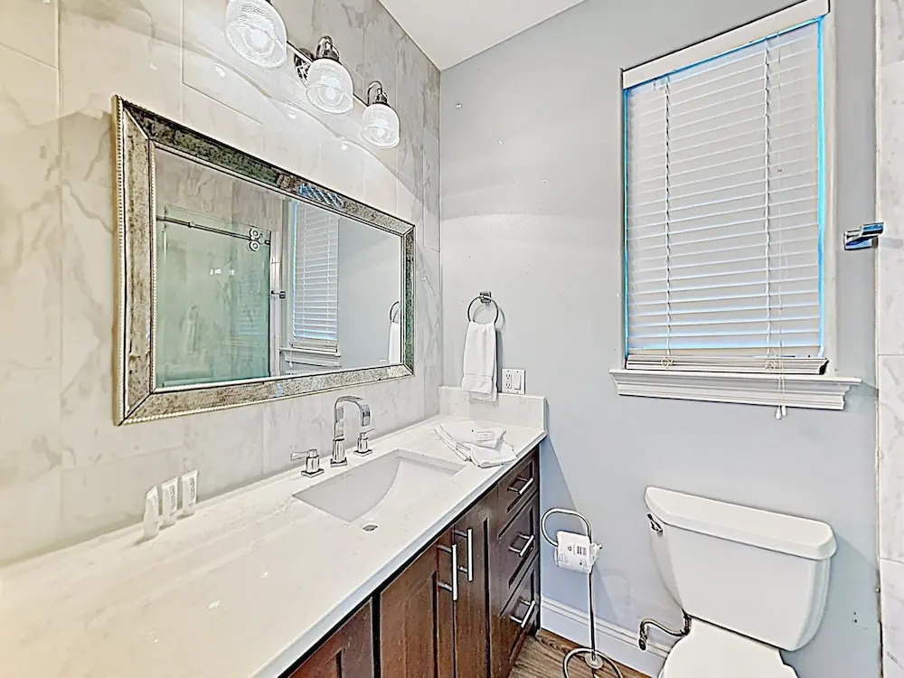 New Listing! Destiny Beach On Lake W/ Pool 2 Bedroom Duplex