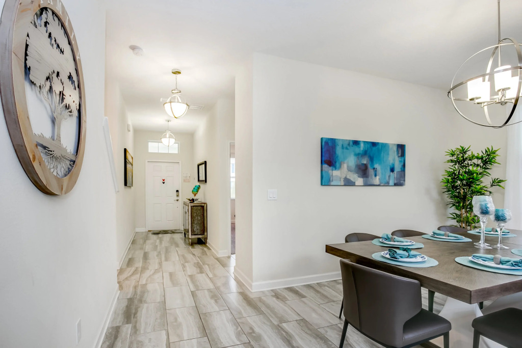 Amazing Storey Lake 5 Bedroom 5 Bathroom 4778Kcc
