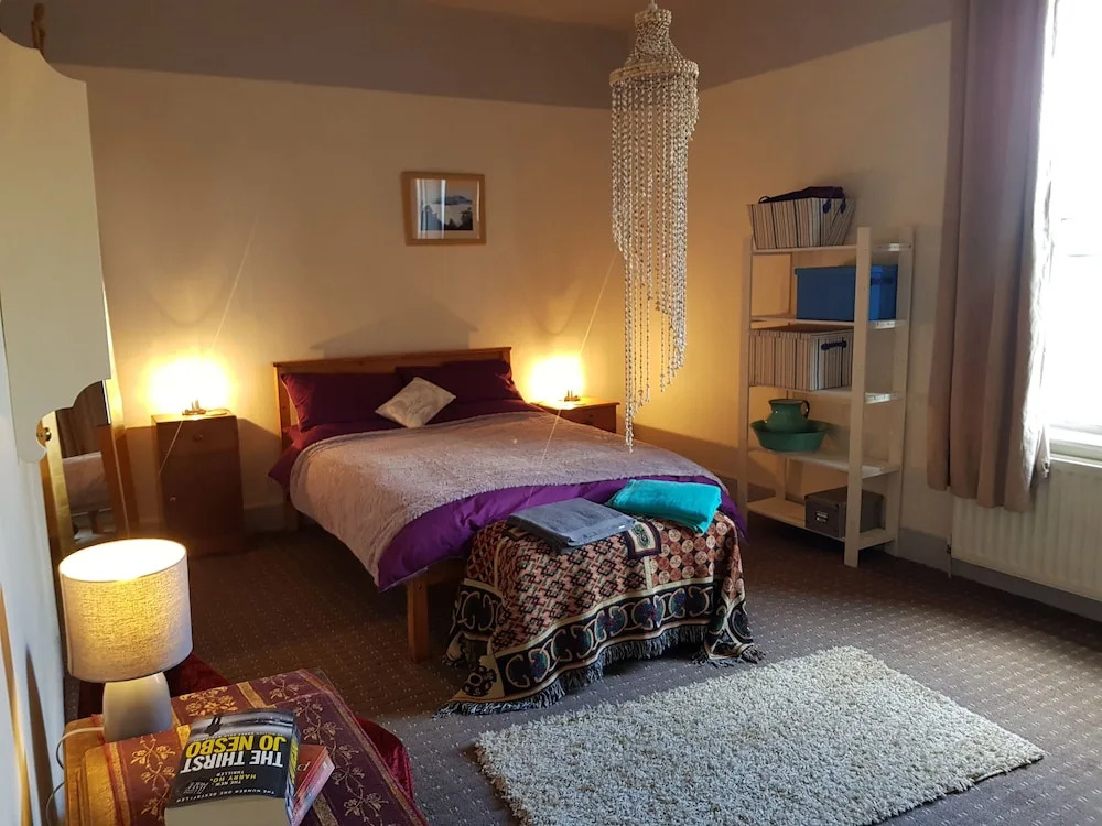 Lingdale 4 Bedroom House & Trundlebed Option