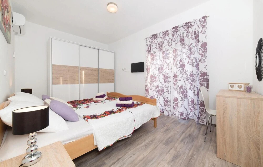Nice Home in Kastel Stafilic With Wifi and 3 Bedrooms