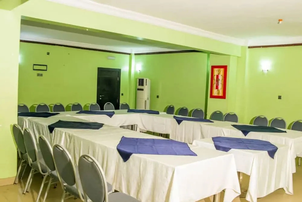 Nandas Hotel