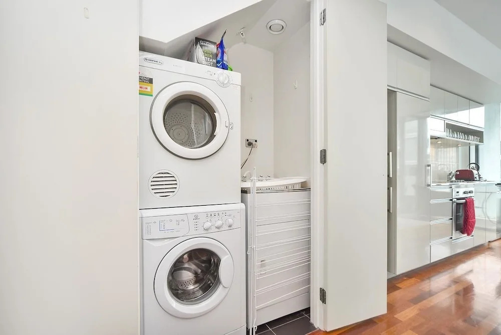 QV Central Harbour Apartment - 684