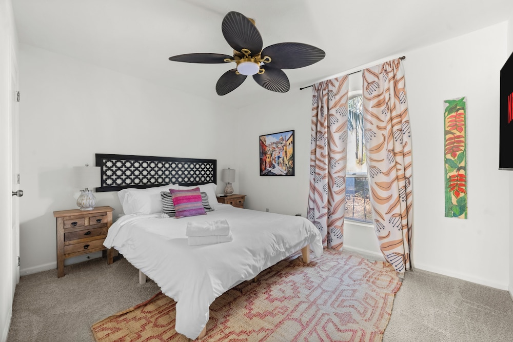 Abuela House with Pool - 4Bed