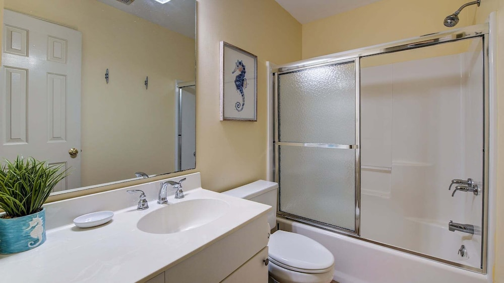 Alex And Us- Fantastic Second Floor Unit Directly Across From The Pool 2 Bedroom Condo by Peace Vacations