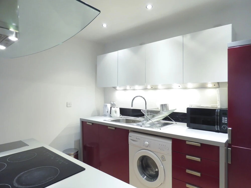 Tudors eSuites Birmingham Apartments with Gated Parking