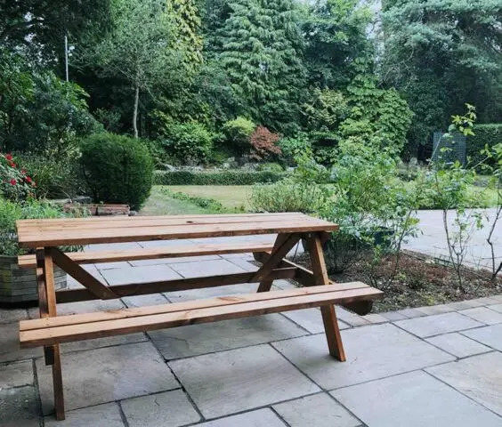 Self contained guest house with walking distance to beach and town center