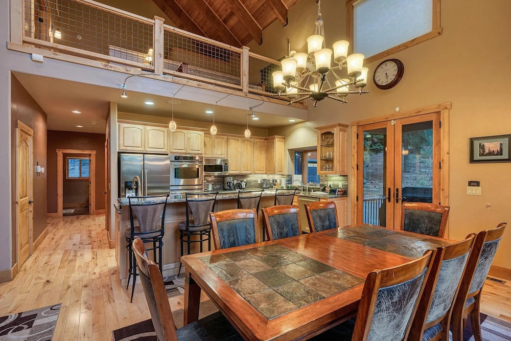 New Listing! Elegant , Tahoe Donner Amenities 4 Bedroom Home