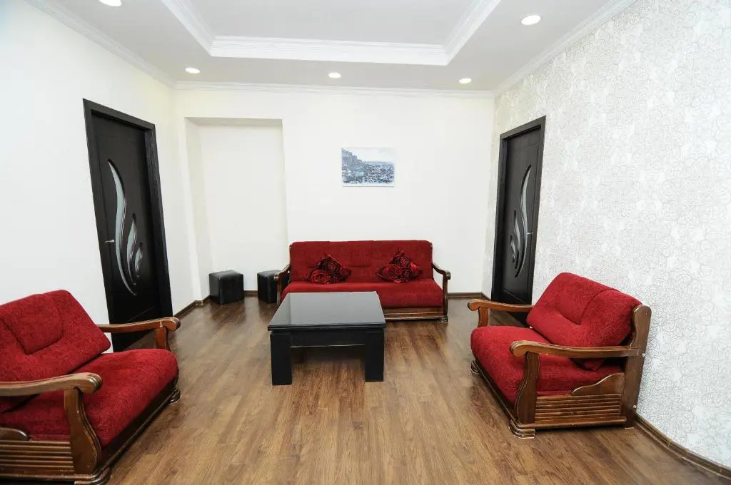 Elegant Modern Apartment