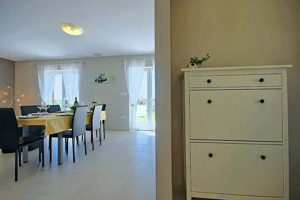 Contemporary Holiday Home in Žbandaj with Swimming Pool