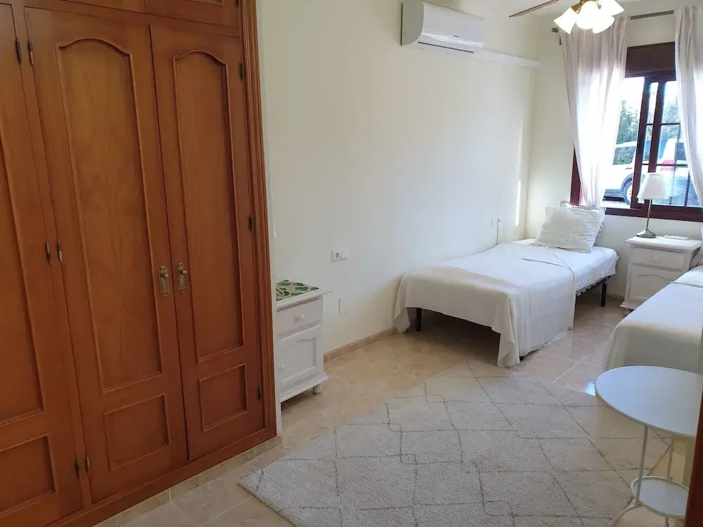 Delightful Spacious 2 bed Apartment in Nerja