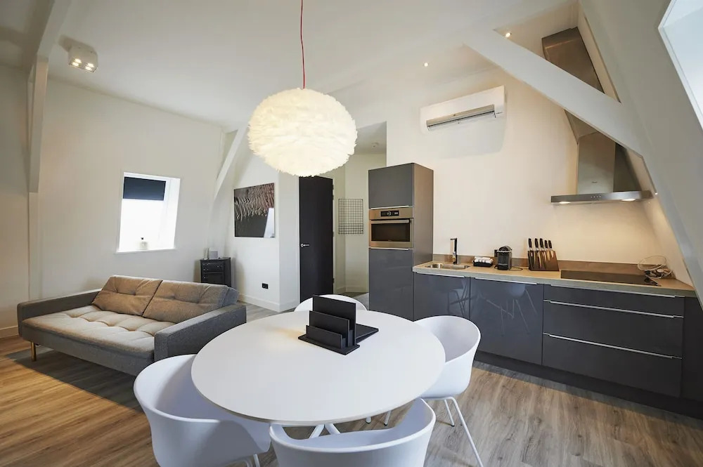 "DE BANK" - Hotel Apartments