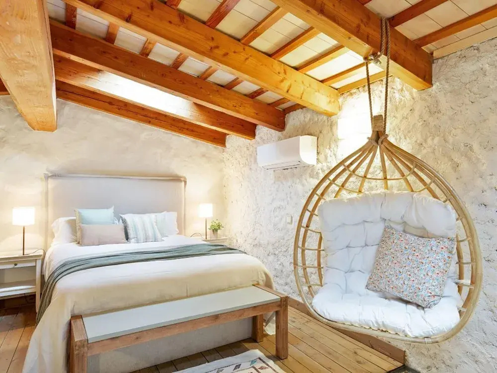 Charming Stone House Near Beach Retreat