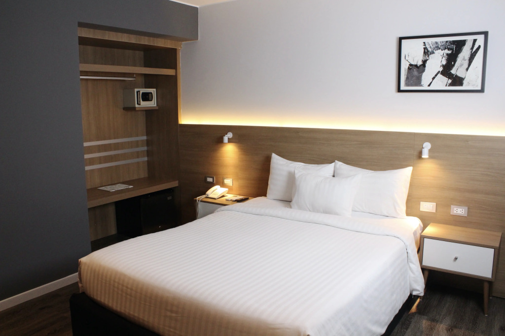 Habitat Hotel