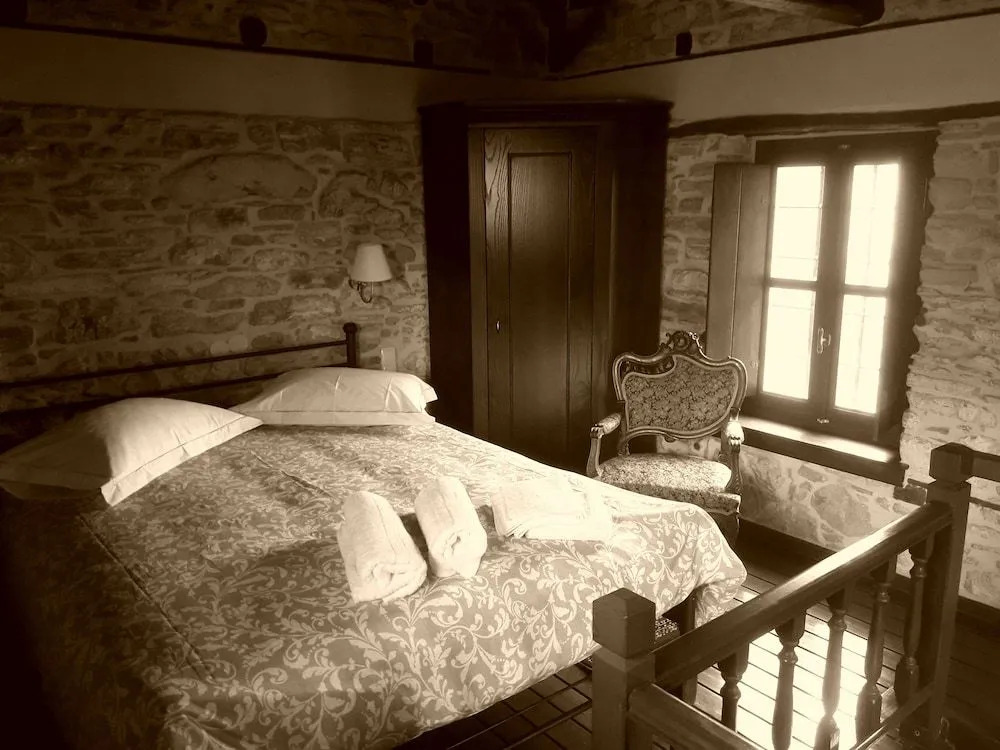 Paradosiako Saratsi - Traditional Guest House